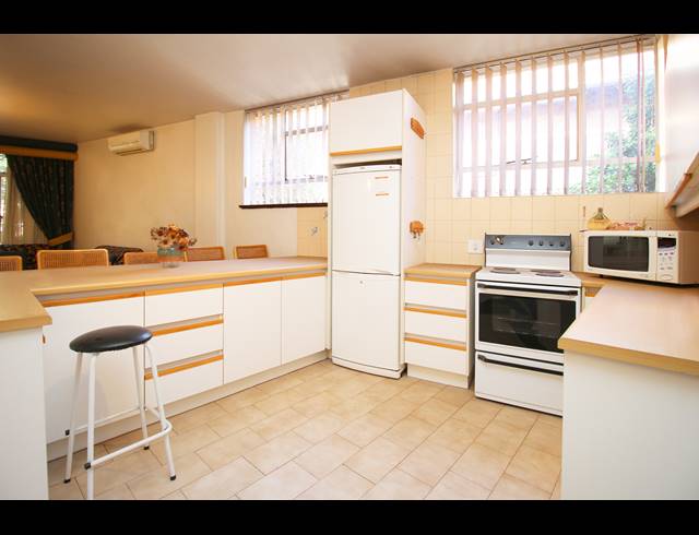 1 BEDROOM APARTMENT FOR SALE IN HOUGHTON ESTATE